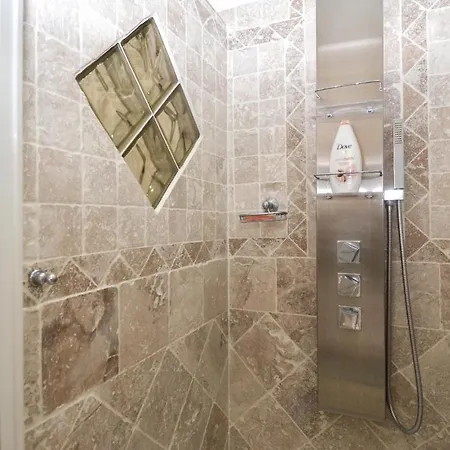 3 Bedroom In Jonquiere Saint Vincen Сasa de vacaciones *